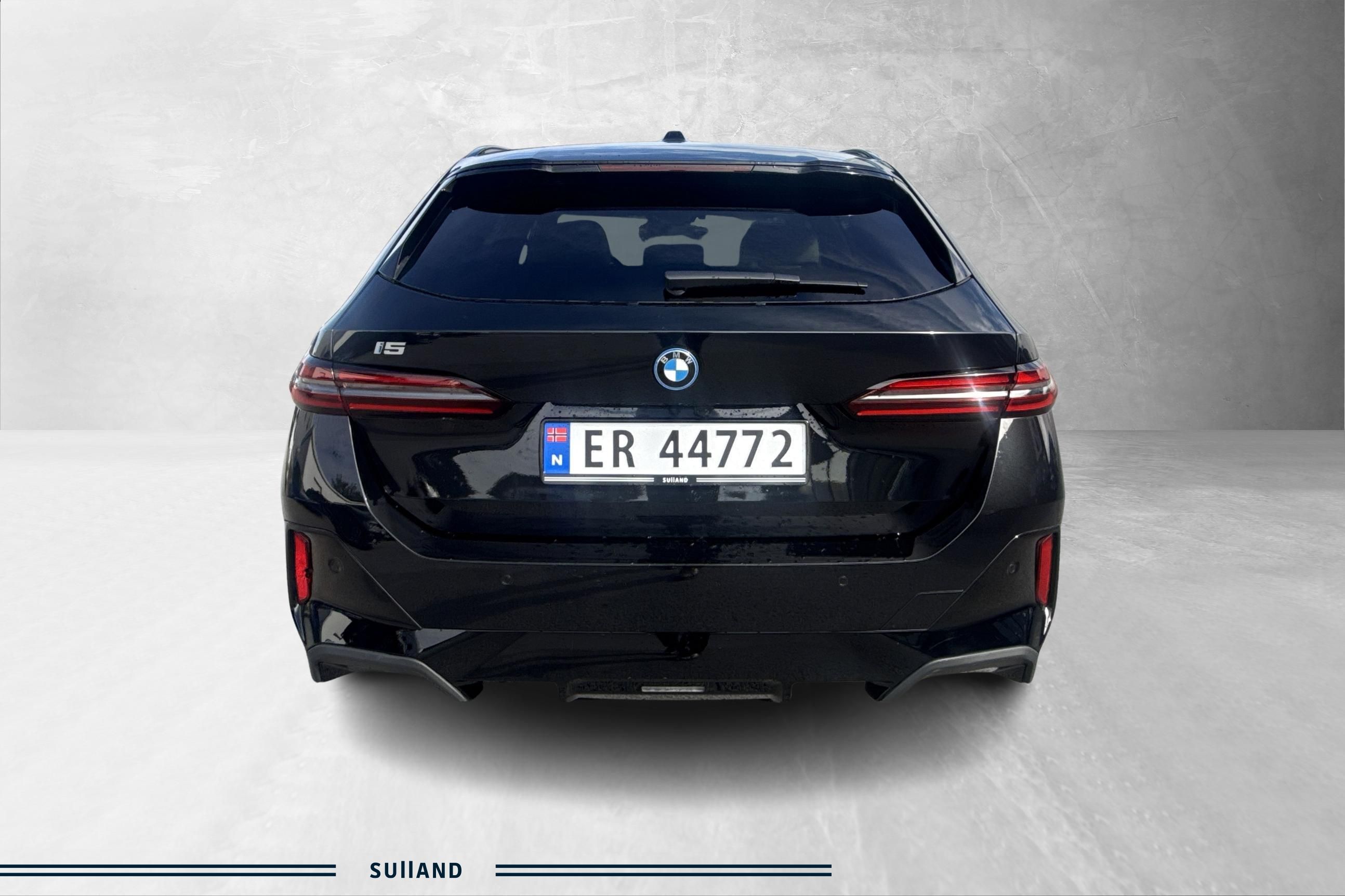 Thumnail bilde 3 av BMW i5 xDrive40 Touring
