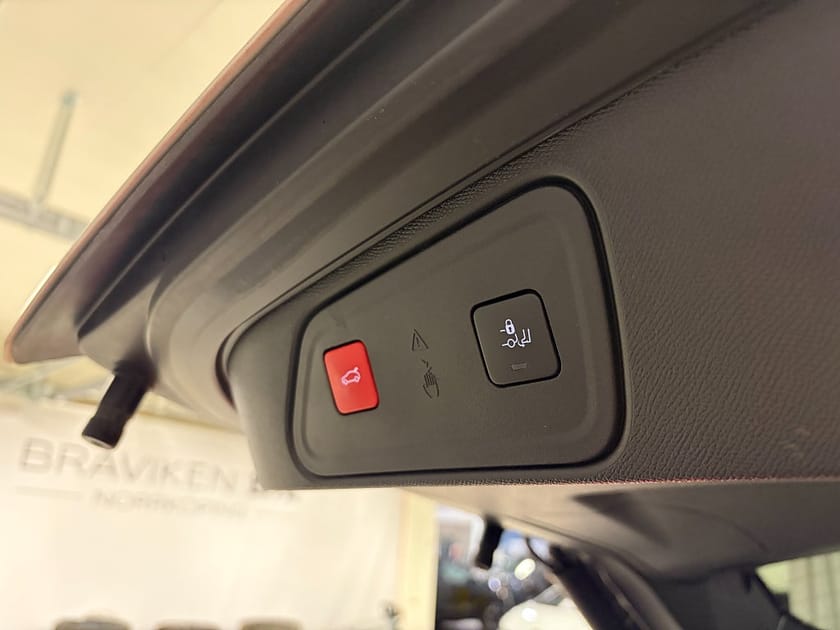 Bild 5 av Peugeot 3008 HYBRID4 300 ALLURE PACK Hybrid 4 AWD Dragkrok Vinterhjul