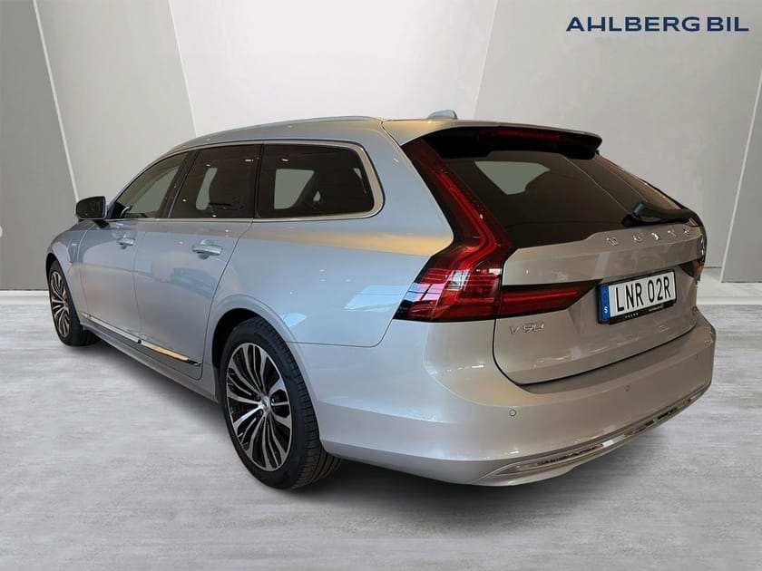 Bild 3 av Volvo V90 T6 Core Edition II, Dragkrok Halvautomatisk, Parkeringskamera Bak, Baklucka Elmanövrerad, Google Maps