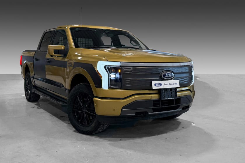 Bilde 2 av Ford F-150 Lightning Standard Range 98 kWh Lariat | FOLIERT | 2 SETER VAREBIL