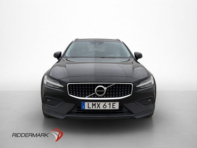 Bild 2 av Volvo V60 Cross Country D4 AWD 190hk Momentum Kamera CarPlay