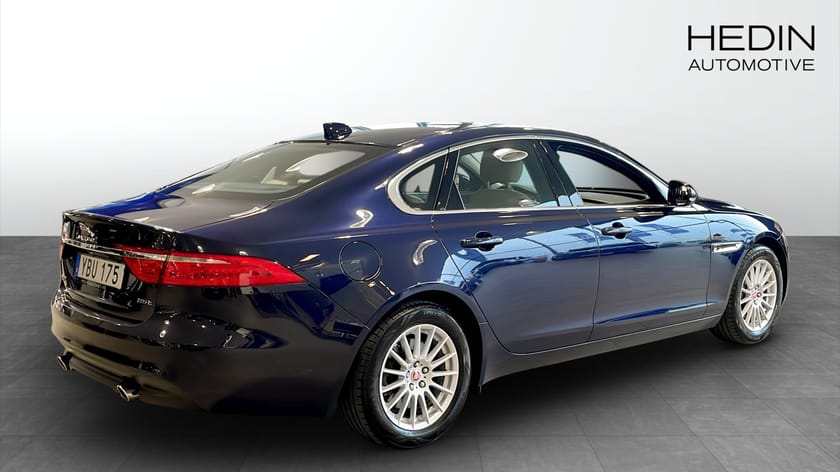 Bild 2 av Jaguar XF 25t 2.5T 240Hk Auto Nav/B-Kamera