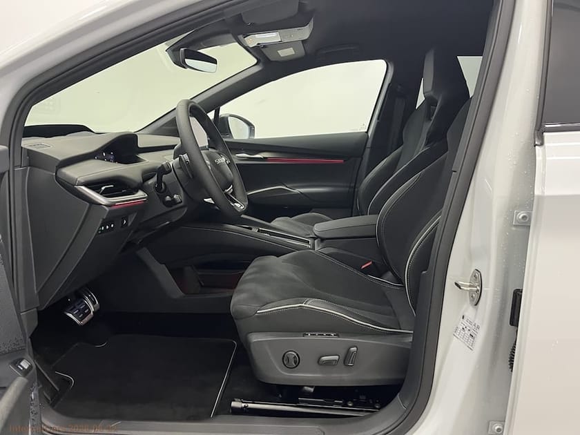Bild 5 av Škoda Enyaq 85x Sportline Drag/Värmare/El-Stol/360