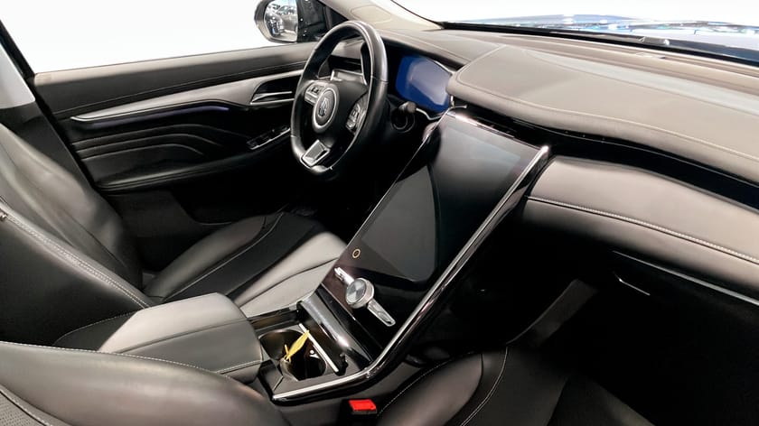 Bild 3 av MG Marvel R luxury 70KWH 180HK