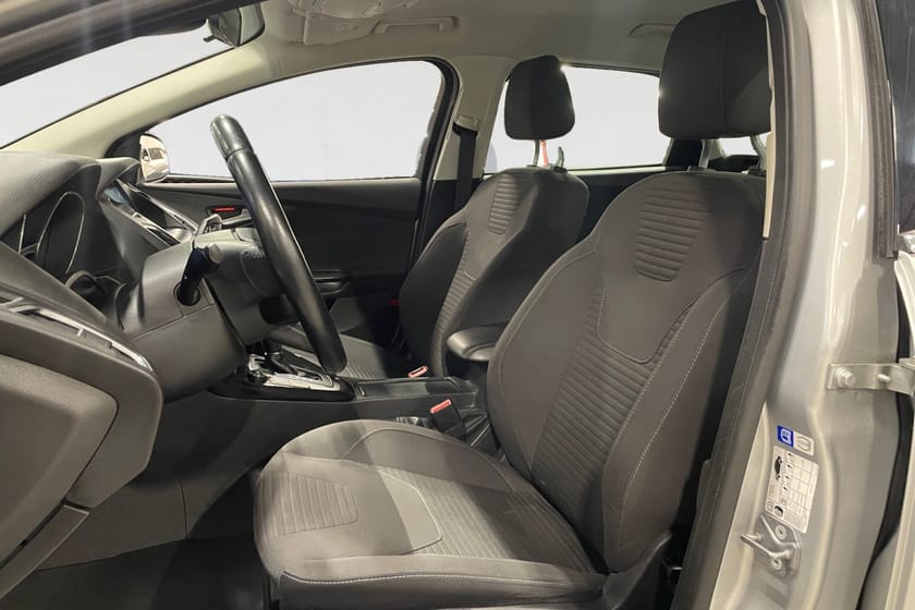 Bild 3 av Ford Focus Kombi 1.5 TDCi 120 HK AUT TITANIUM NAV M&K CARPLAY 16"