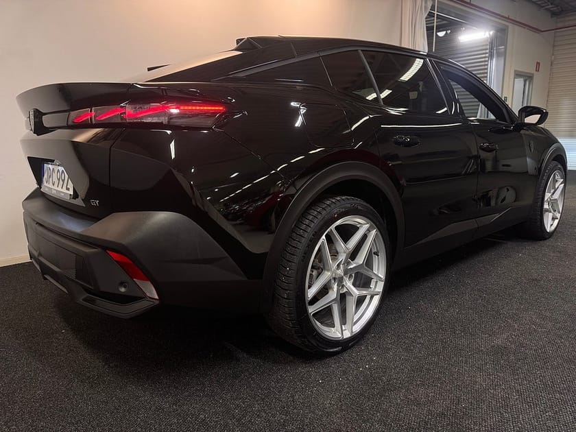 Bild 3 av Peugeot 408 Hybrid 145 145hk GT | 20" | FOCAL | Drag | Massage | Vhjul