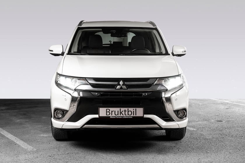 Bilde 2 av Mitsubishi Outlander PHEV Instyle+ | Hengerfeste | Skinn | DAB | Navi | Norsk