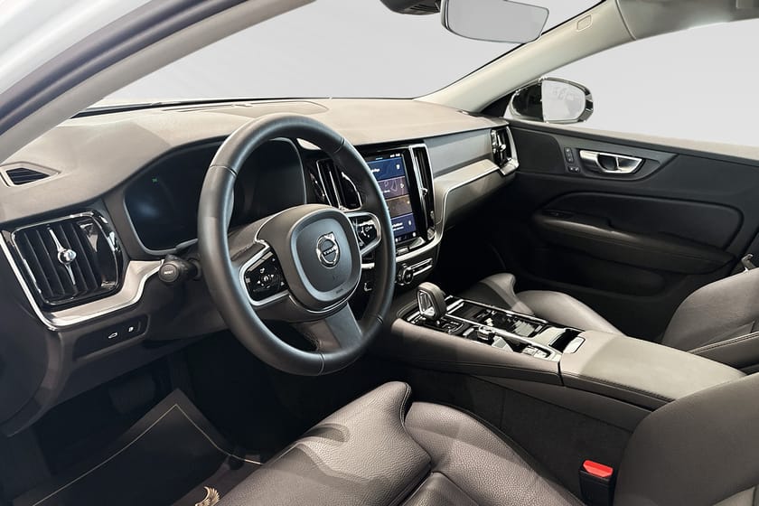 Bild 3 av Volvo V60 T6 Plus Dark Edition Drag Läder 360Kamera