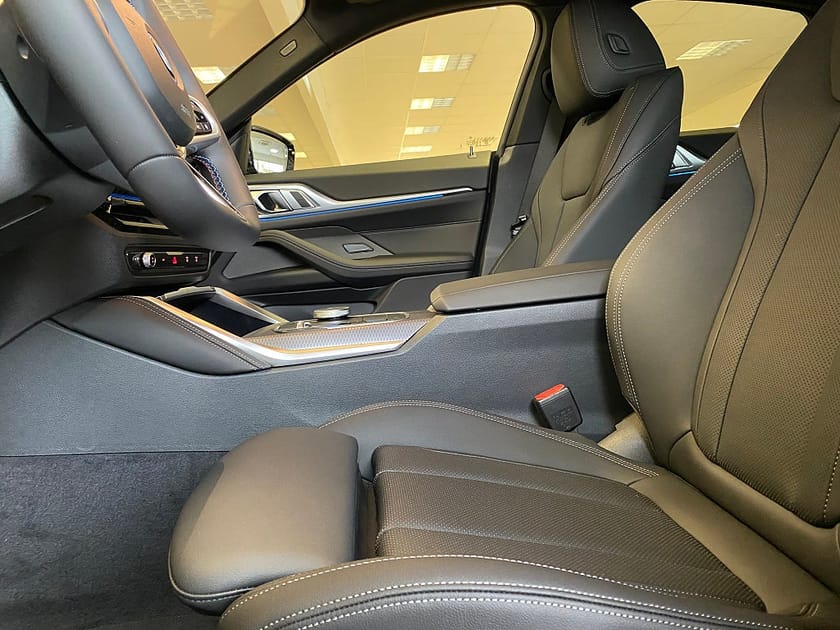 Bild 4 av BMW i4 M60 xDrive Gran Coupé Fully Charged Farth H/K Drag