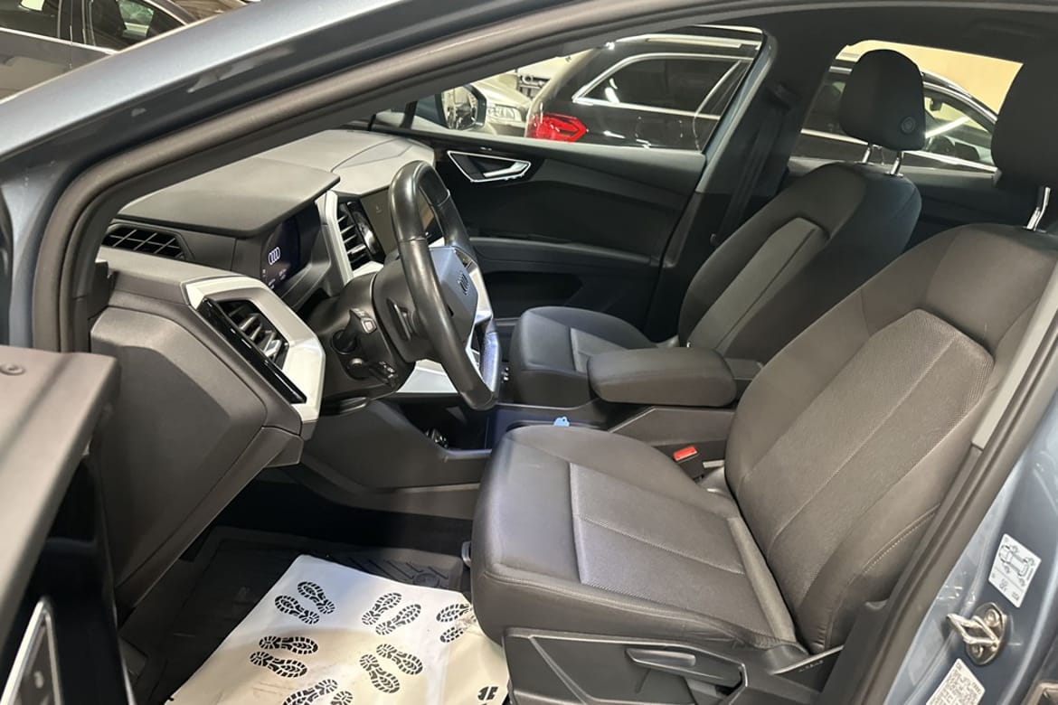 Audi Q4 e-tron 2023 - miniatyr 8