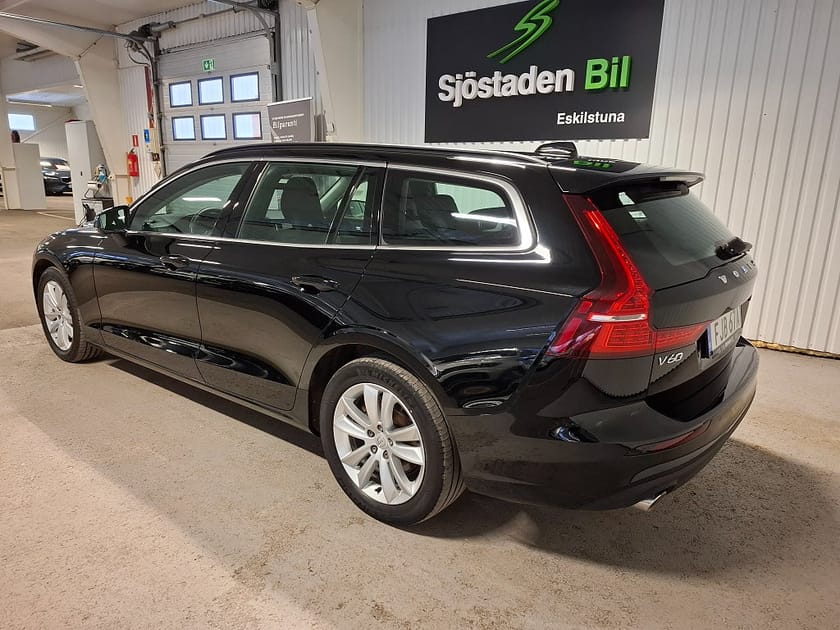 Bild 3 av Volvo V60 II B4 197 hk Geartronic Momentum 1 brukare