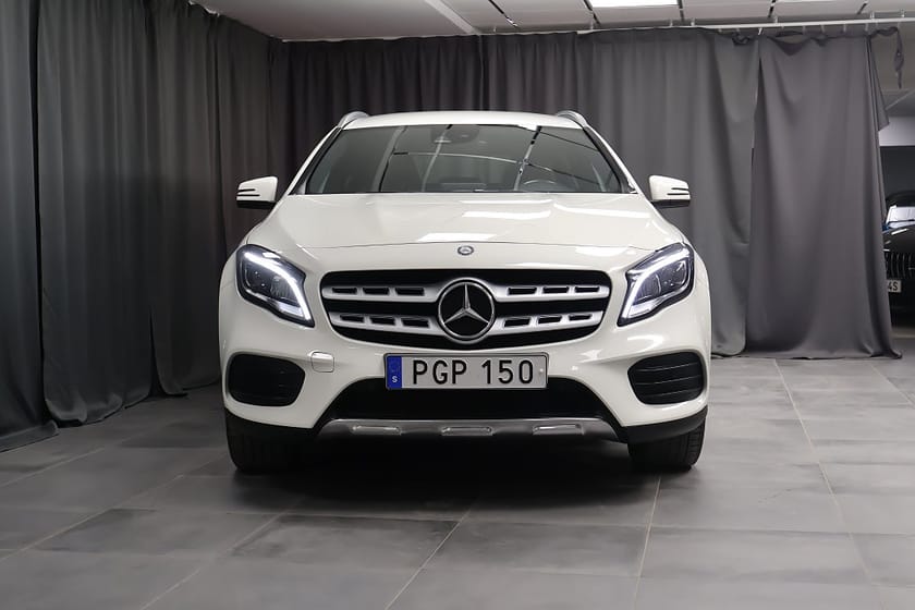 Bild 3 av Mercedes-Benz GLA 220 d 4MATIC AMG Line Värmare Drag LED