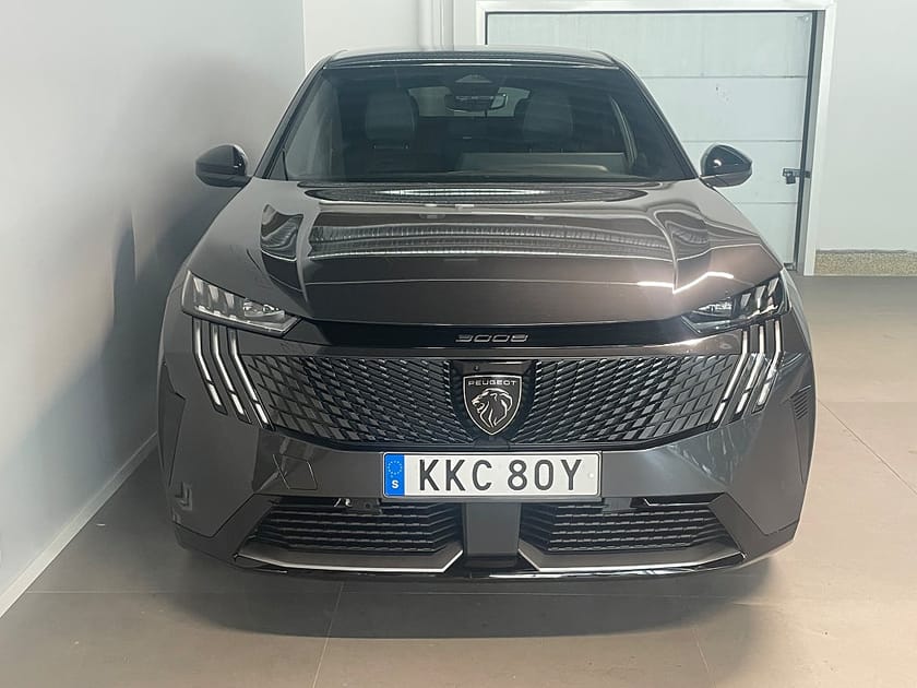 Bild 2 av Peugeot E-3008 GT Ultimate Dragkrok, Nappaläder, 360kamera, el-räckvidd: 525km