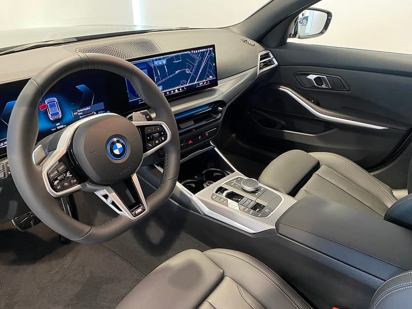 Bild 4 av BMW 330e xDrive Touring M-Sport Rattvärme Adaptiv Farthållare