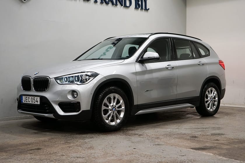 Bild 3 av BMW X1 xDrive20d 190hk Sport line Pano Drag Kamera Rattvärme