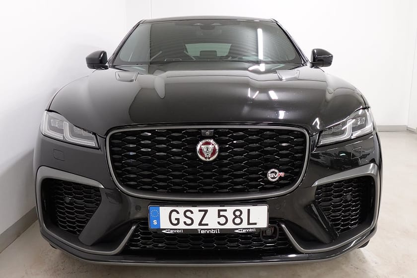 Bild 2 av Jaguar F-Pace SVR Panorama 360° HUD Meridian 550HK MOMS