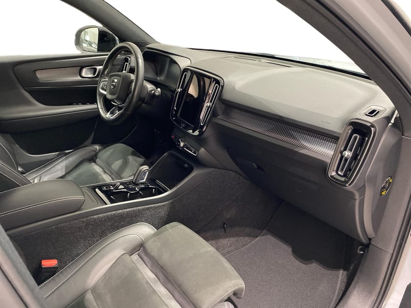 Bild 4 av Volvo XC40 B4 FWD Bensin R-Design