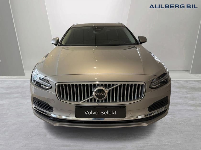 Bild 4 av Volvo V90 T6 Core Edition II, Dragkrok Halvautomatisk, Parkeringskamera Bak, Baklucka Elmanövrerad, Google Maps