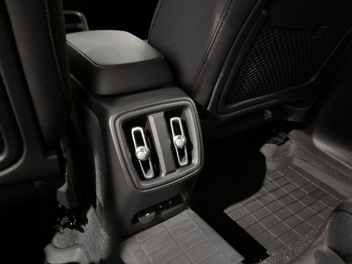 Volvo XC40 2023 - miniatyr 10