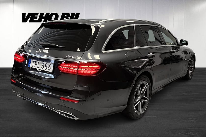 Bild 3 av Mercedes-Benz E 300 T de 4MATIC AMG, Panorama 360°