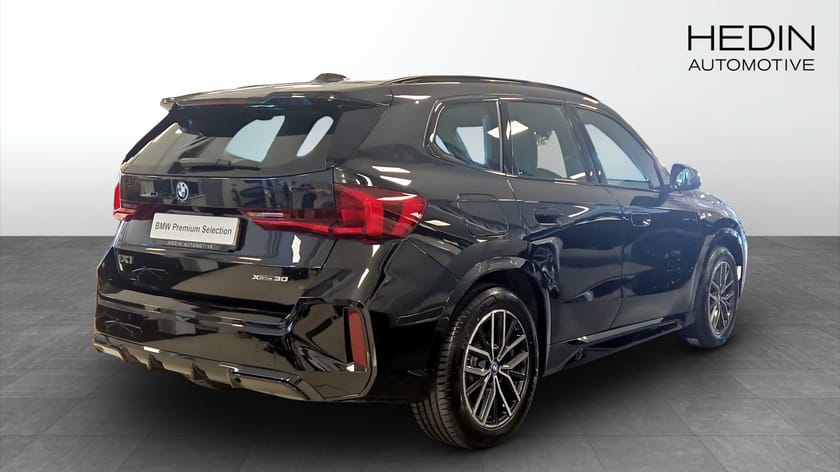 Bild 2 av BMW iX1 xDrive30 M Sport Active DAP Drag Rattvärme