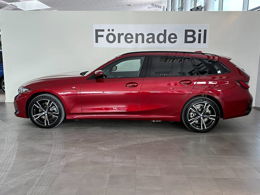 Bild 3 av BMW 330e xDrive Touring M Sport Drag Rattvärme Toande Rutor