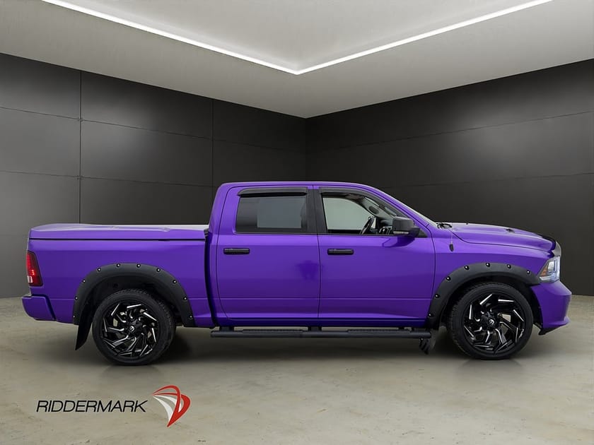 Bild 2 av RAM 1500 Crew Cab Dodge Sport 5.7 4x4 Drag Skinn Taklucka Alpin STUK