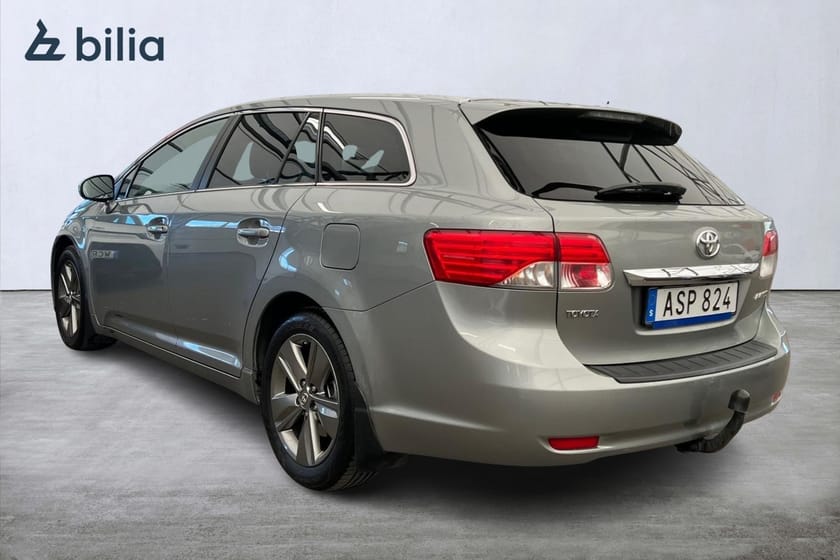 Bild 2 av Toyota Avensis Kombi 2,0 D EDITION 50 DRAGKROK MOTORVÄRMARE