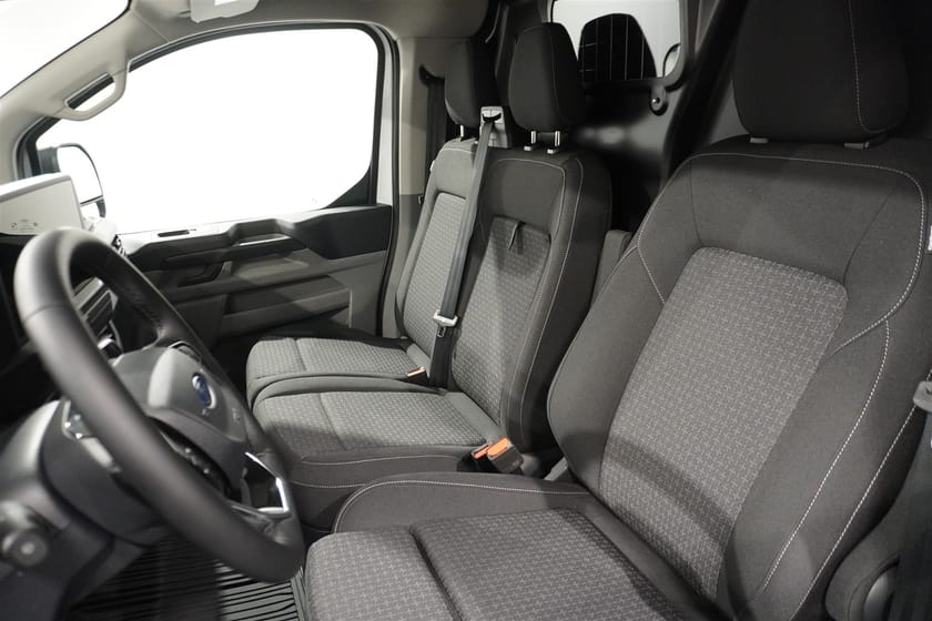 Bild 5 av Ford Transit Custom 320 Plug-in Hybrid Skåp Trend 320l 2.5l PHEV 233hk CVT Automat FWD Bensin