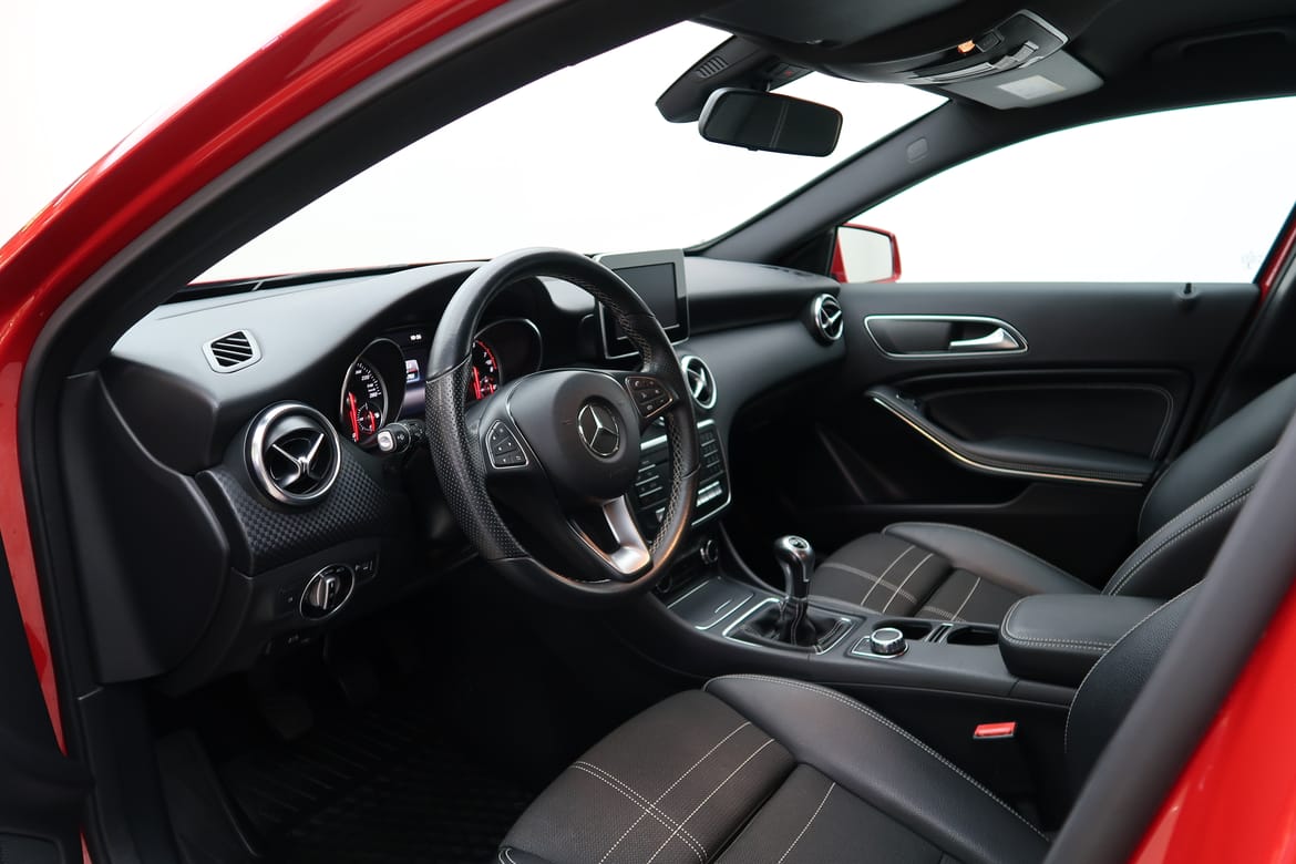 Mercedes-Benz A-Klass 2017 - miniatyr 3