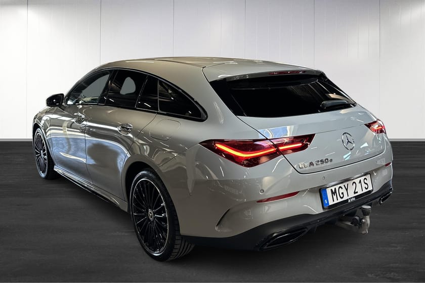 Bild 3 av Mercedes-Benz CLA 250 e Shooting Brake AMG Drag Burmester Distronic Moms