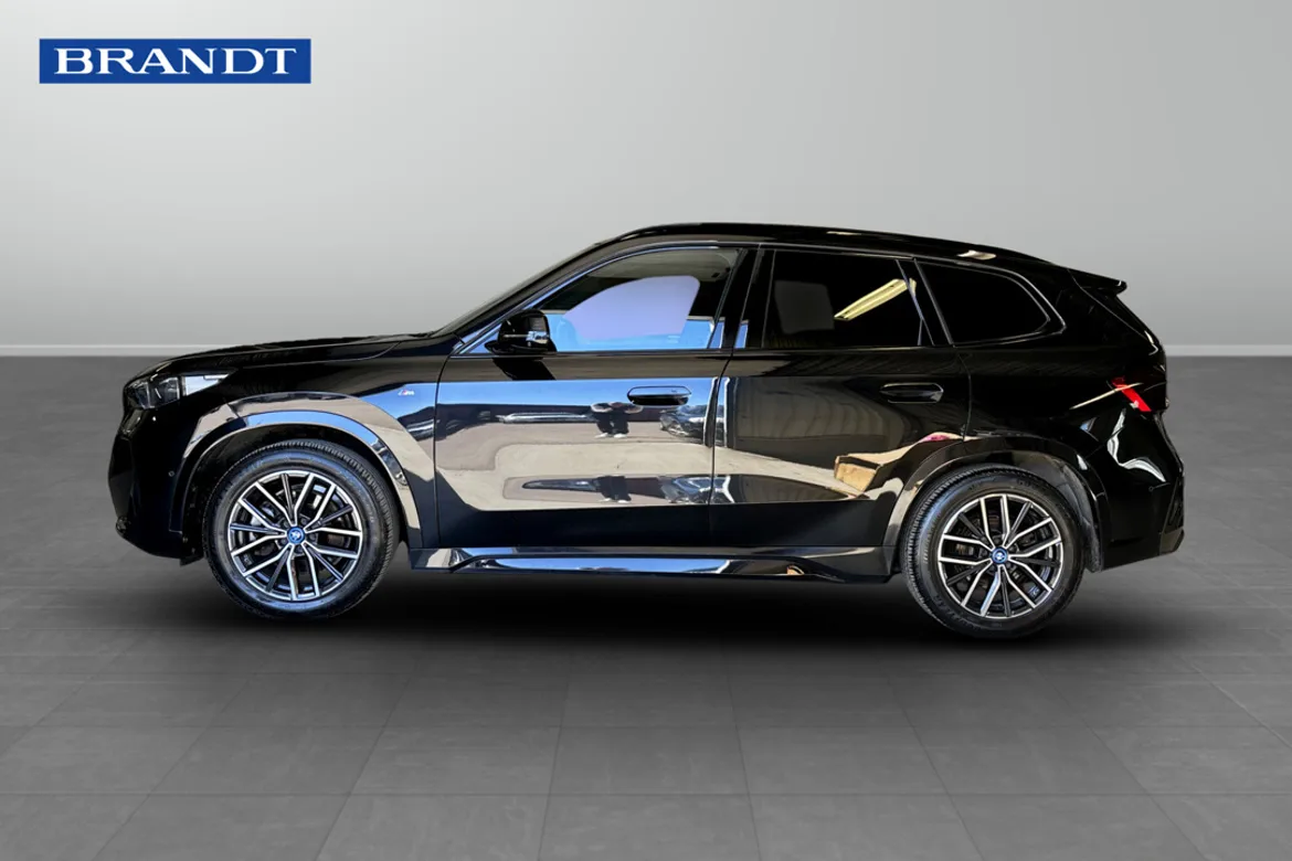 BMW iX1 xDrive30