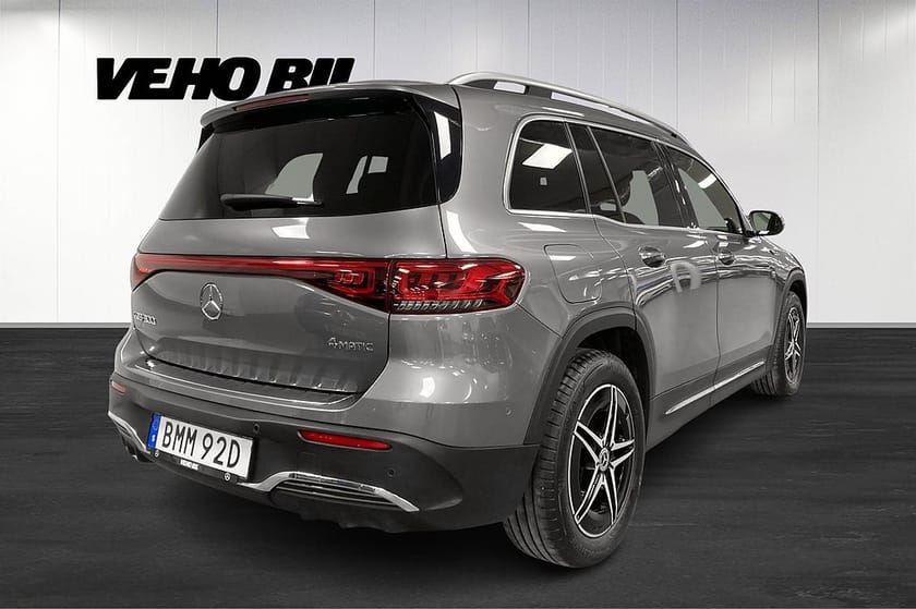Bild 3 av Mercedes-Benz EQB 300 4MATIC AMG  Pano Distronic Kamera Navi