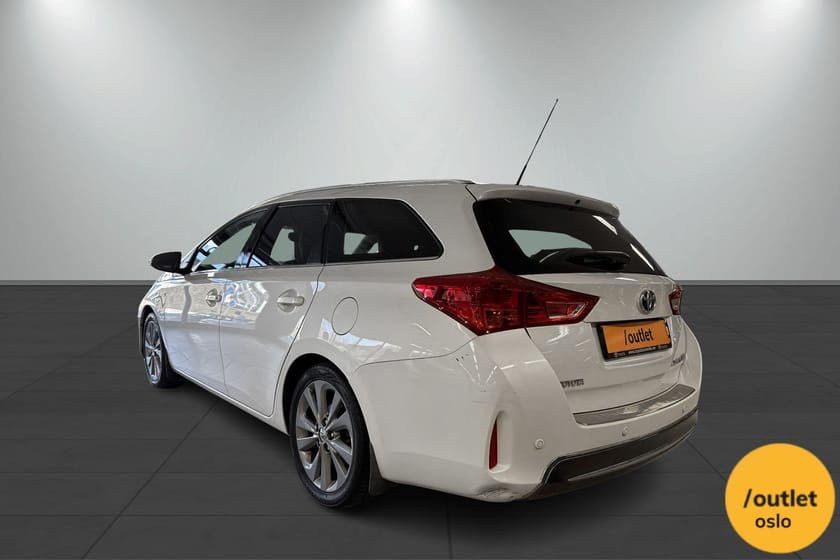 Bilde 3 av Toyota Auris Touring Sports Hybrid S 1,8 Executive/Navigasjon/Ryggekamera