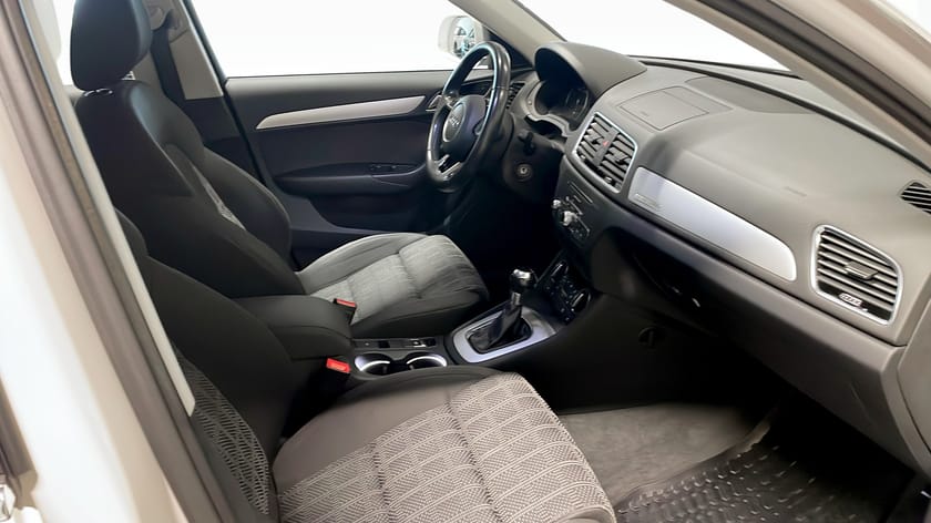 Bild 3 av Audi Q3 2.0 TFSi Proline Quattro S Tronic Drag Motorv Kupeuttag