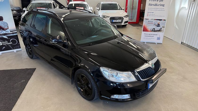 Bild 2 av Škoda Octavia Kombi Skoda 2.0 TDI DPF DSG, 140hk Elegance, Drag, Nyservad