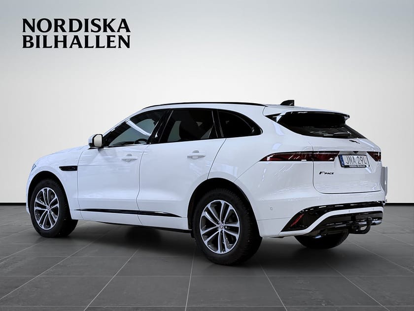 Bild 5 av Jaguar F-Pace P250 R-Dynamic Nyservad Pano Värmare Dragkrok