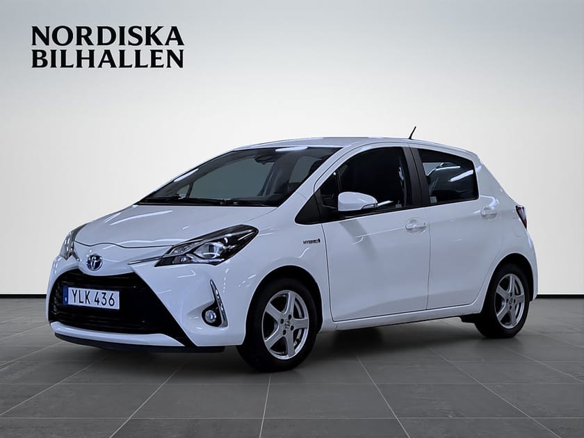 Bild 3 av Toyota Yaris Hybrid e-CVT Active Nyservad Motorvärmare Bluetooth