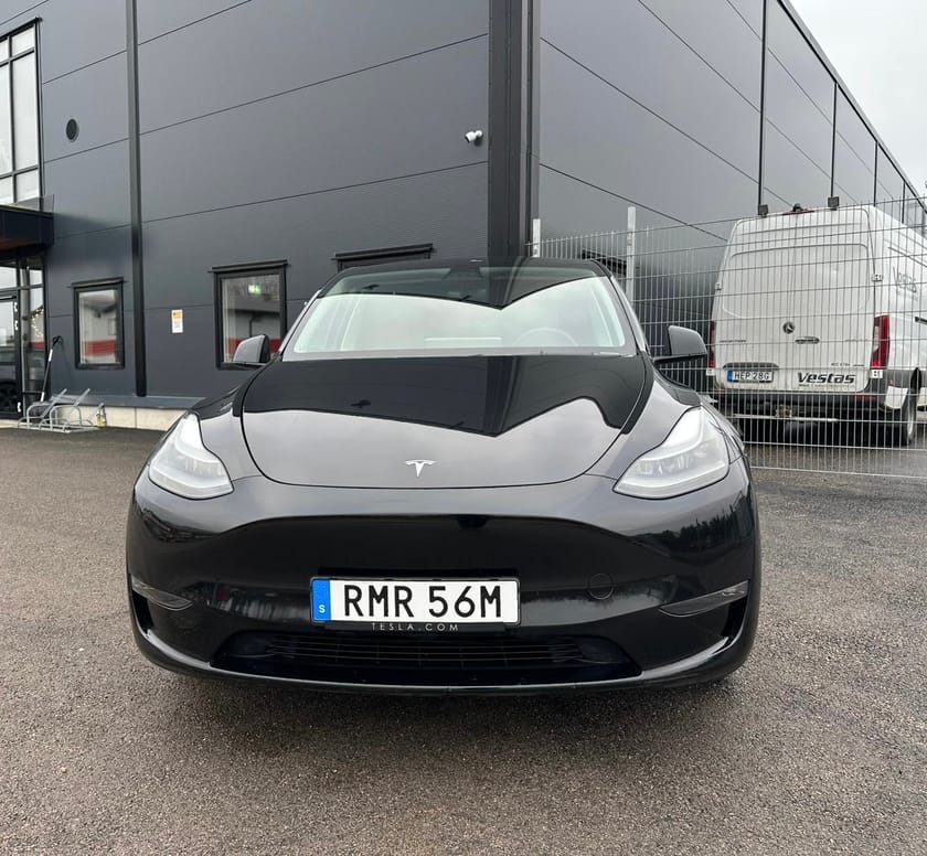 Bild 3 av Tesla Model Y Performance AWD/ Drag/ Moms /