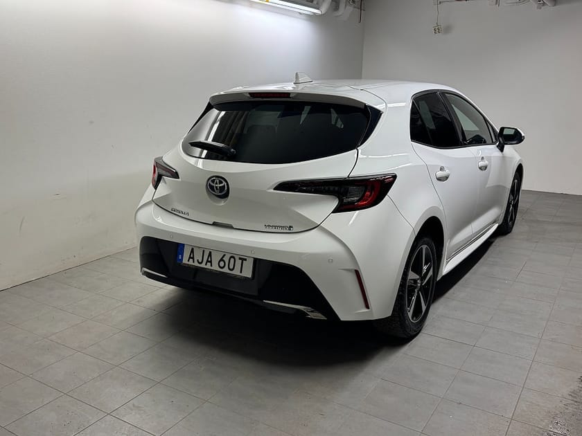 Bild 3 av Toyota Corolla Hybrid e-CVT Style Plus inkl Sommar och Vinterhjul