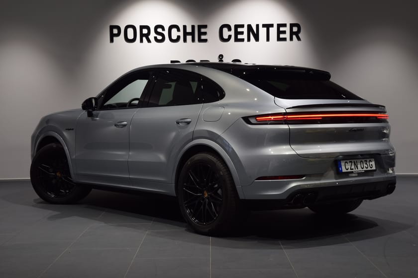 Bild 3 av Porsche Cayenne Coupé E-Hybrid Black Edition