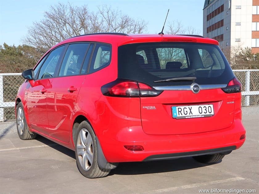 Bild 3 av Opel Zafira Tourer 2.0 130hk 7sits  S/V-hjul P-sensor 1-ägare