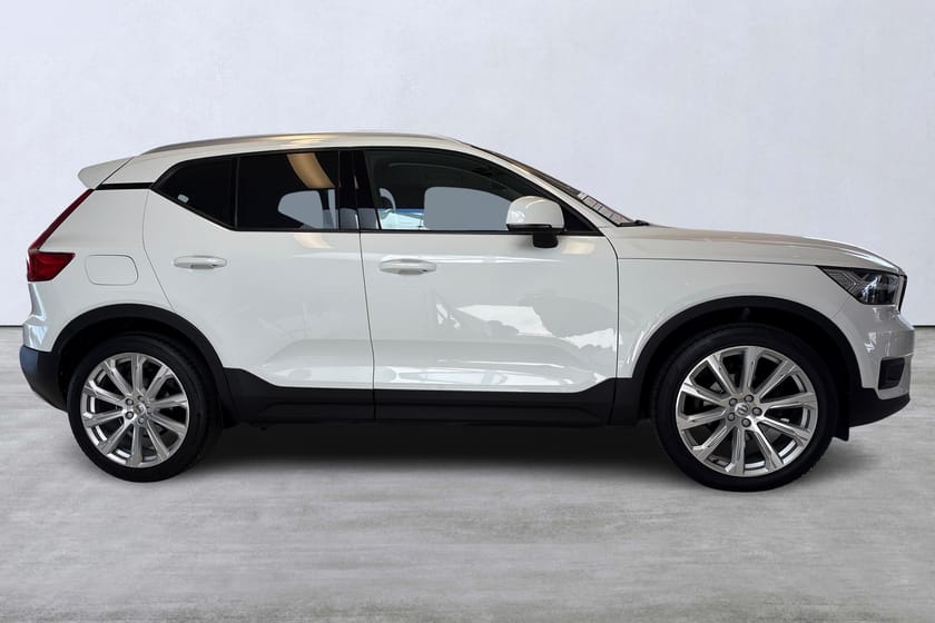Bild 3 av Volvo XC40 D3 FWD Momentum Advanced Edition