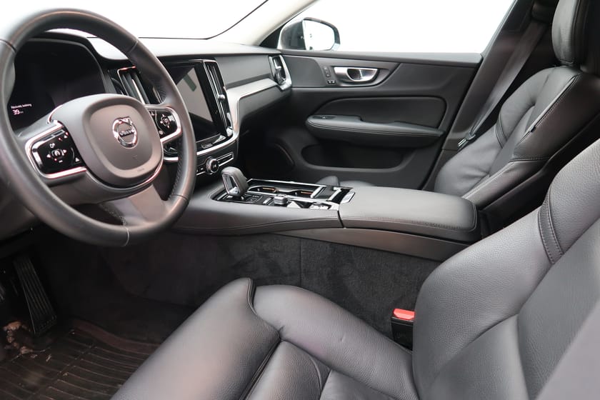 Bild 4 av Volvo V60 Recharge T6 Plus Dark, Drag, Kamera