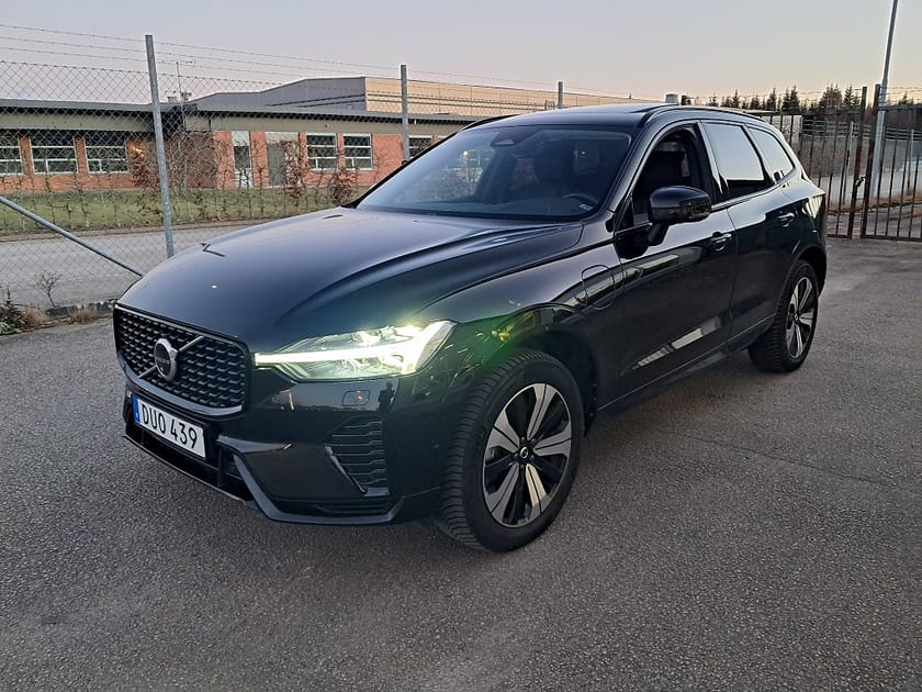 Bild 3 av Volvo XC60 T6 Recharge Plus Dark plug in AWD 350HK 4x4 Panorama Läder