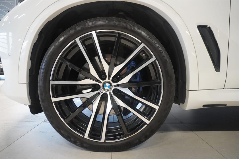 Bild 4 av BMW X5 xDrive30d M Sport Innovation Pano HUD H K Värmare Komfort Laser 360