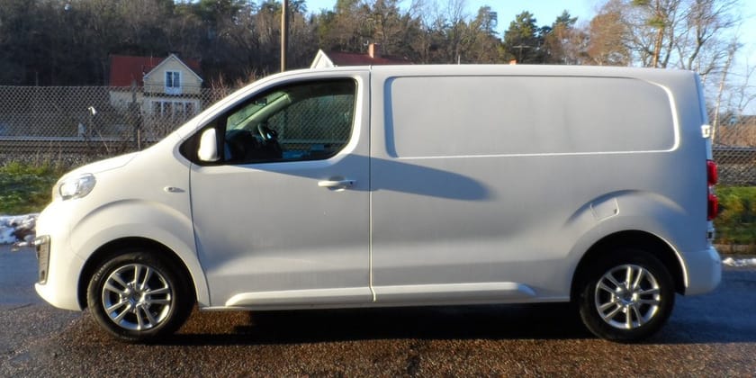 Bild 2 av Peugeot Expert Panel Van 2.0 BlueHDi PRO+ L2 Vinterhjul 12 mån garanti