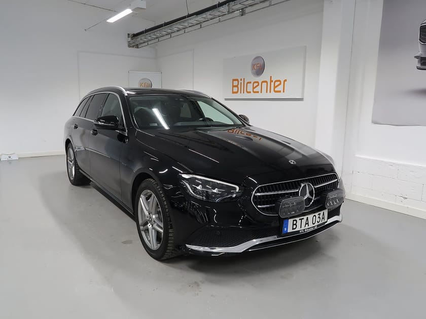 Bild 3 av Mercedes-Benz E 300 T de 4MATIC 4M V-Däck ingår Wide-Skinn-Pano-Drag-Navi-Kame