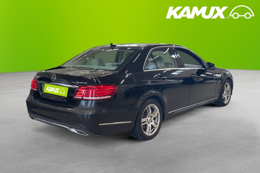 Bild 4 av Mercedes-Benz E 250 BlueTEC 4MATIC Drag kamera Navi D-värm