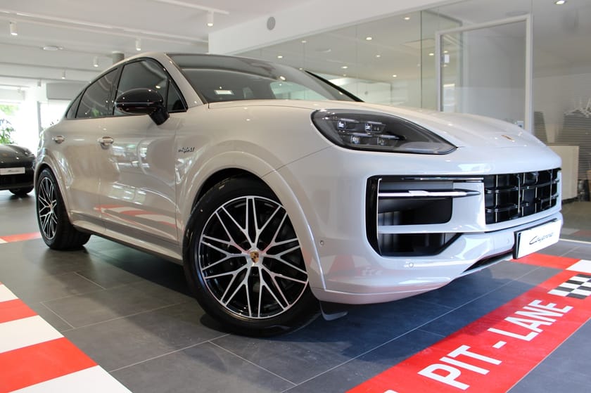 Bild 1 av Porsche Cayenne E-Hybrid Coupé Black Edition